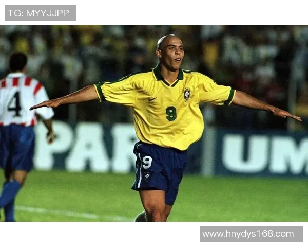 价值2亿的足球明星背后的故事与成就揭示了体育界的财富与荣耀 价值2亿的足球明星背后的故事与成就揭示了体育界的财富与荣耀