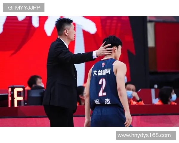 西安篮球队在全国团队协作排行榜中荣获第五名展现出色团队精神与实力 西安篮球队在全国团队协作排行榜中荣获第五名展现出色团队精神与实力