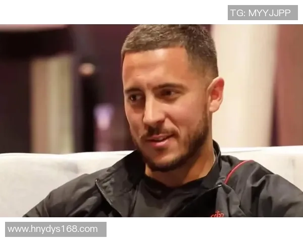 足球明星退役后身材变化揭秘从巅峰到平凡的身体故事 足球明星退役后身材变化揭秘从巅峰到平凡的身体故事