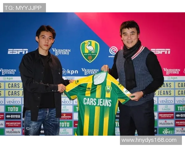 足球明星之子颜值爆表引发热议成为新一代帅气小王子 足球明星之子颜值爆表引发热议成为新一代帅气小王子