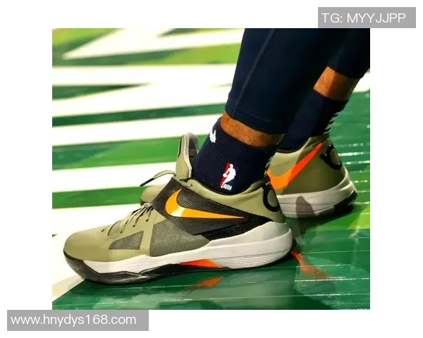 足球明星球鞋大盘点揭示他们场上风采与个性魅力